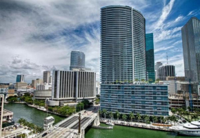 Отель Luxury 5-star Condo @39th floor in Icon Brickell 2b/2b  Запад Майами